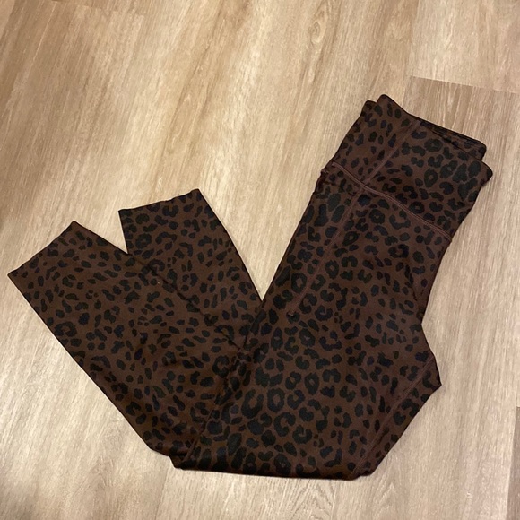 GapFit leopard print cropped high rise leggings - Picture 1 of 6